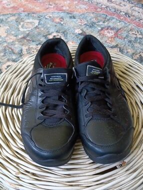 Skechers Women's Black Relaxed Fit Slip Resistant Lace-Up Work Sneakers